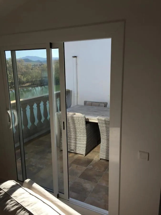 River Ebro Apartments 모라 디에브레 0*,