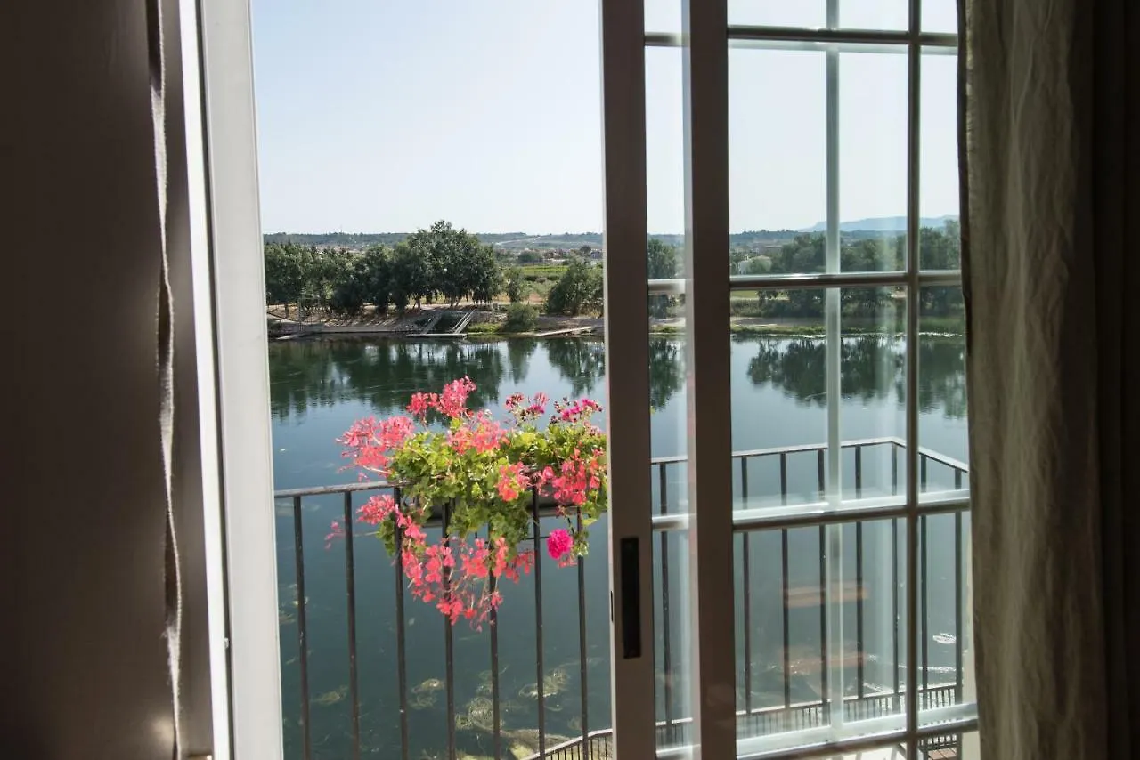 River Ebro Apartments 모라 디에브레 0*,  스페인